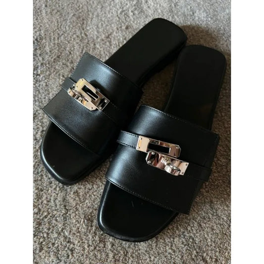 Luxury beach slippers